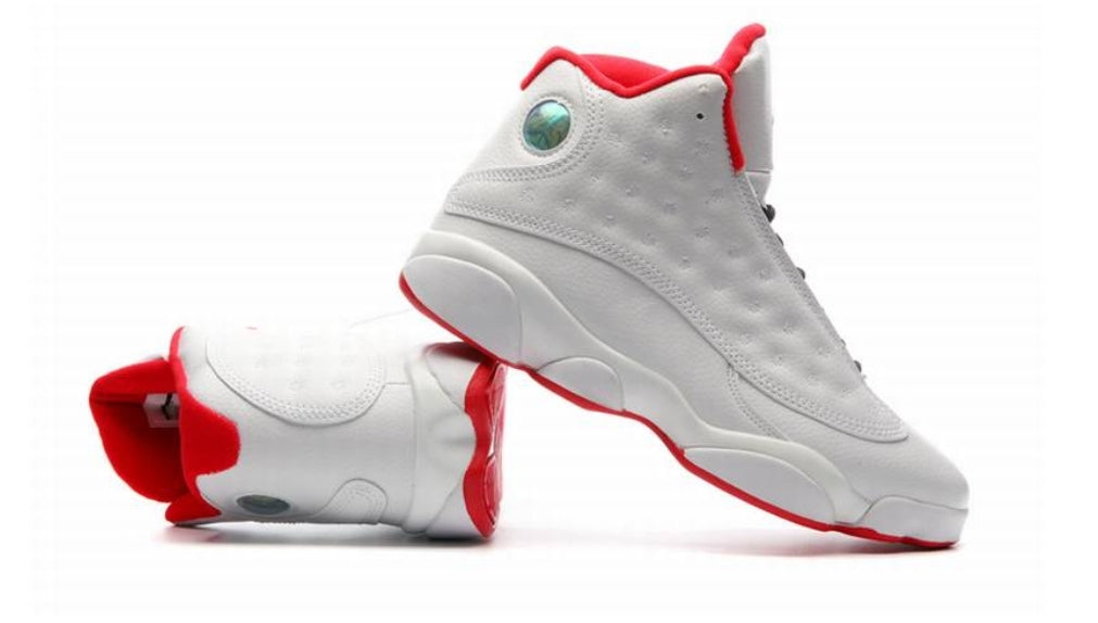 Les baskets Air Jordan 13 offrent un style emblématique et une performance exceptionnelle.
design distinctif .pas Cher. Moins cher.