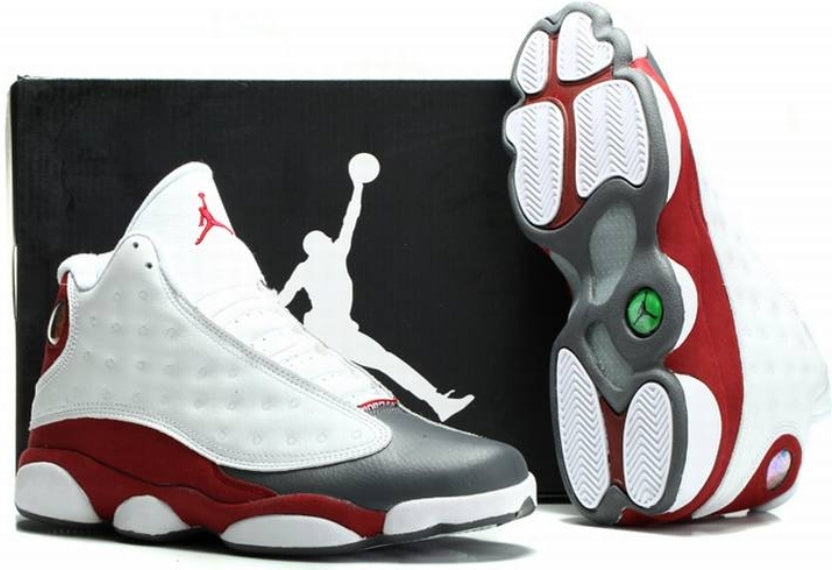 Les baskets Air Jordan 13 offrent un style emblématique et une performance exceptionnelle.
design distinctif .pas Cher. Moins cher.