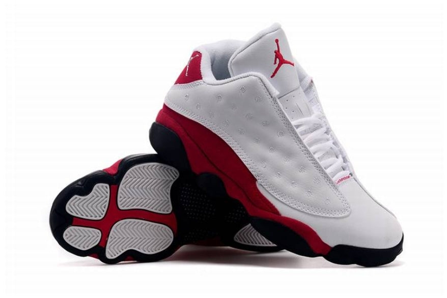 Les baskets Air Jordan 13 offrent un style emblématique et une performance exceptionnelle.
design distinctif .pas Cher. Moins cher.