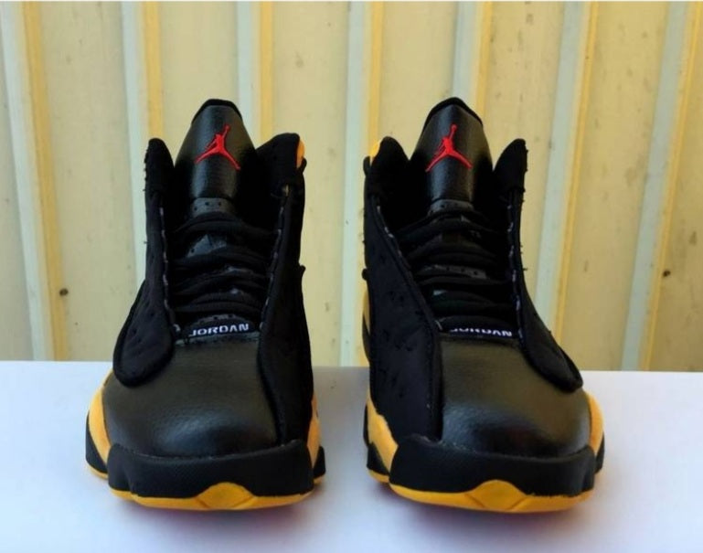 Les baskets Air Jordan 13 offrent un style emblématique et une performance exceptionnelle.
design distinctif .pas Cher. Moins cher.