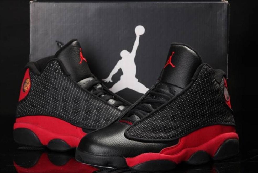 Les baskets Air Jordan 13 offrent un style emblématique et une performance exceptionnelle.
design distinctif .pas Cher. Moins cher.