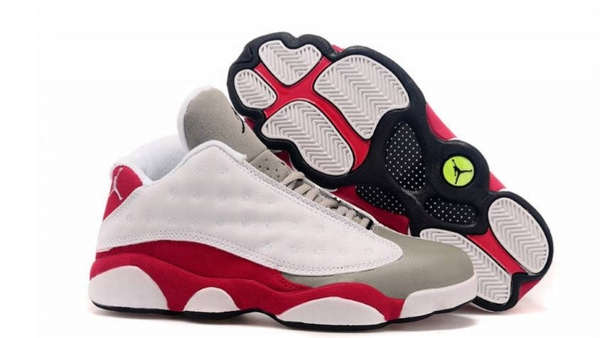 Les baskets Air Jordan 13 offrent un style emblématique et une performance exceptionnelle.
design distinctif .pas Cher. Moins cher.