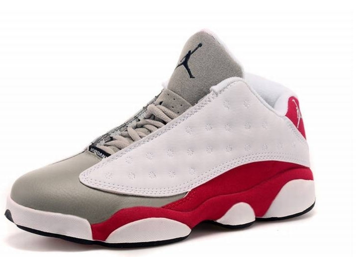 Les baskets Air Jordan 13 offrent un style emblématique et une performance exceptionnelle.
design distinctif .pas Cher. Moins cher.