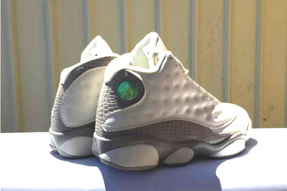 Les baskets Air Jordan 13 offrent un style emblématique et une performance exceptionnelle.
design distinctif .pas Cher. Moins cher.