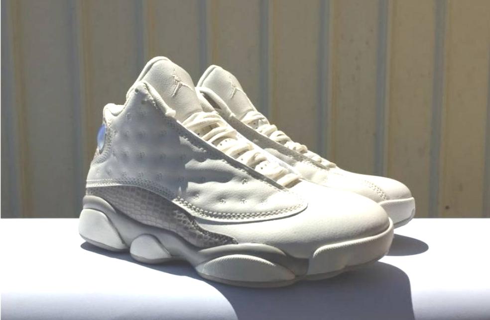Les baskets Air Jordan 13 offrent un style emblématique et une performance exceptionnelle.
design distinctif .pas Cher. Moins cher.