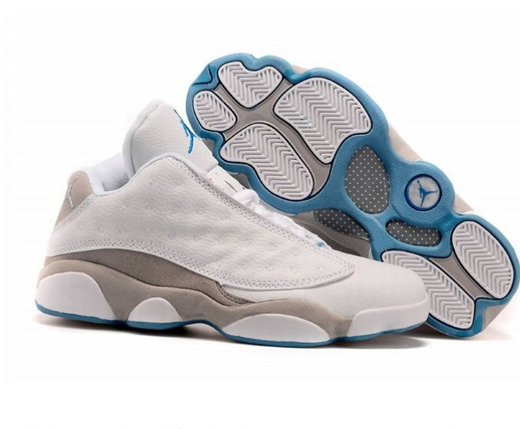Les baskets Air Jordan 13 offrent un style emblématique et une performance exceptionnelle.
design distinctif .pas Cher. Moins cher.