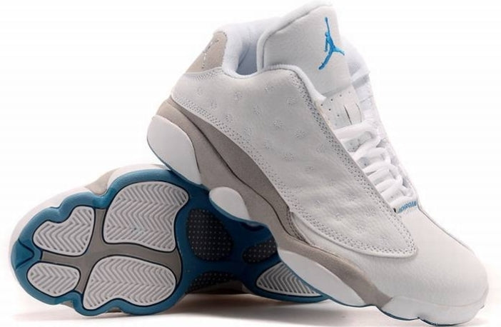 Les baskets Air Jordan 13 offrent un style emblématique et une performance exceptionnelle.
design distinctif .pas Cher. Moins cher.