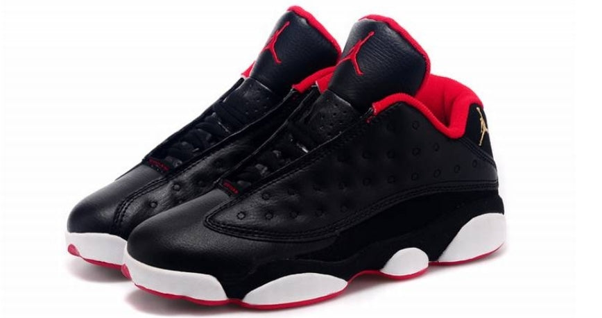 Les baskets Air Jordan 13 offrent un style emblématique et une performance exceptionnelle.
design distinctif .pas Cher. Moins cher.