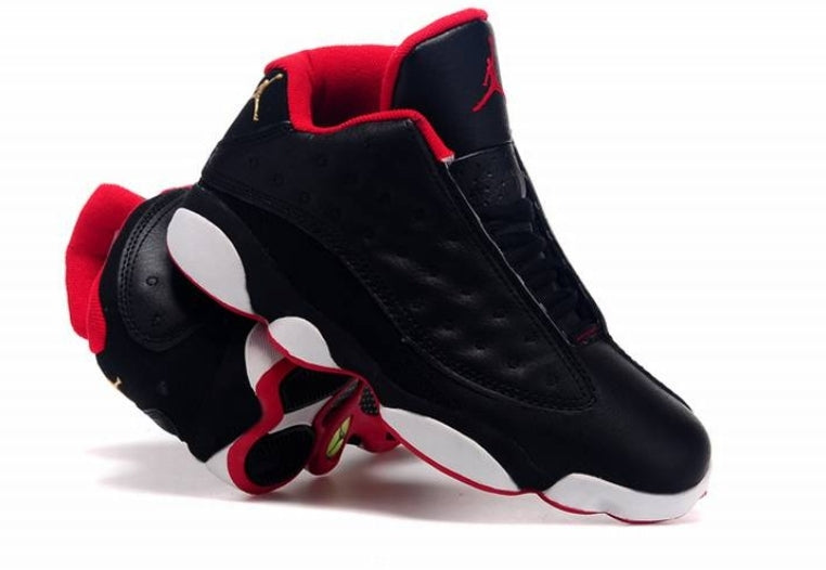 Les baskets Air Jordan 13 offrent un style emblématique et une performance exceptionnelle.
design distinctif .pas Cher. Moins cher.