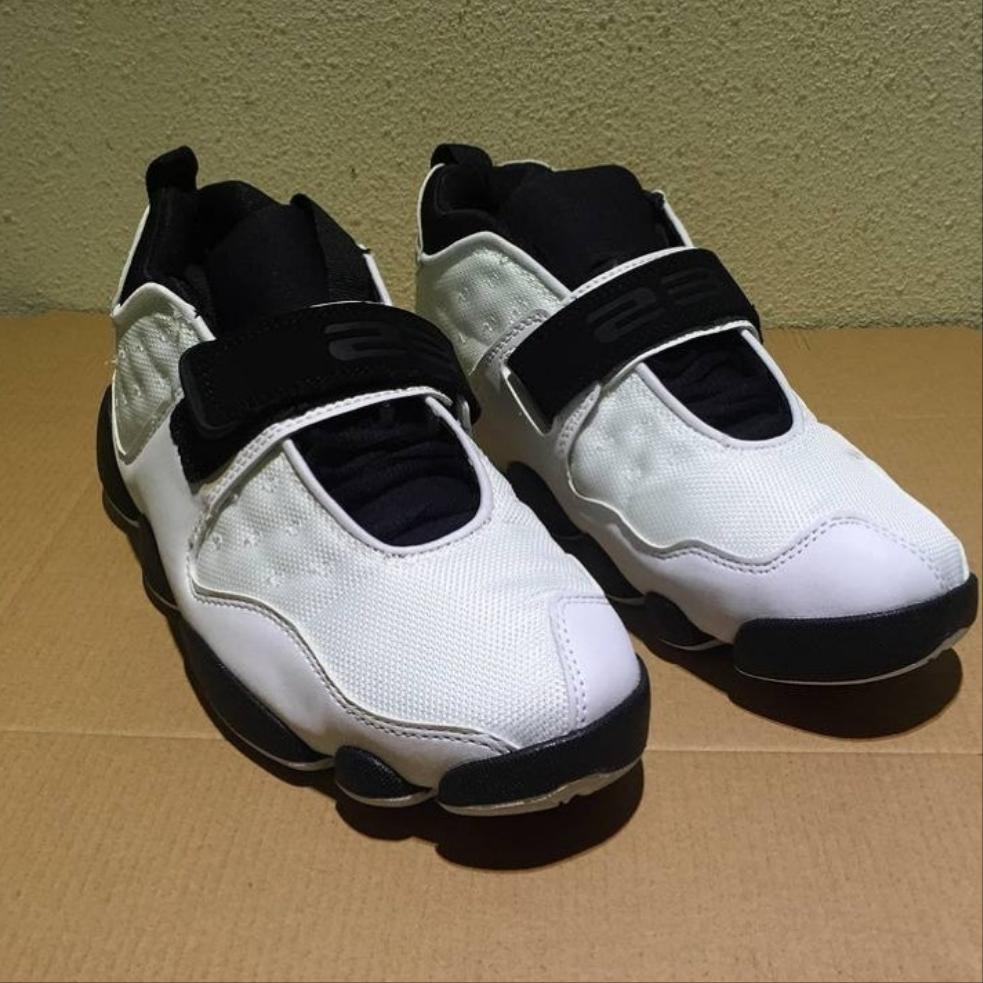 Les baskets Air Jordan 13 offrent un style emblématique et une performance exceptionnelle.
design distinctif .pas Cher. Moins cher.
