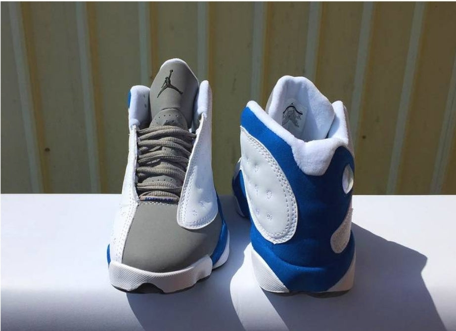 Les baskets Air Jordan 13 offrent un style emblématique et une performance exceptionnelle.
design distinctif .pas Cher. Moins cher.