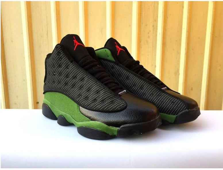 Les baskets Air Jordan 13 offrent un style emblématique et une performance exceptionnelle.
design distinctif .pas Cher. Moins cher.