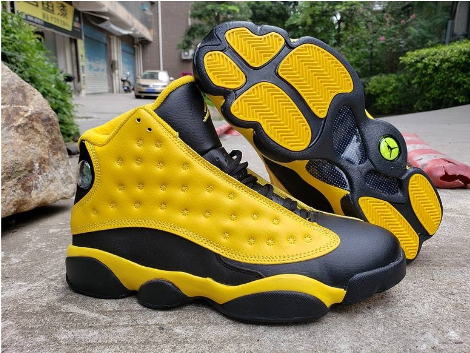 Les baskets Air Jordan 13 offrent un style emblématique et une performance exceptionnelle.
design distinctif .pas Cher. Moins cher.