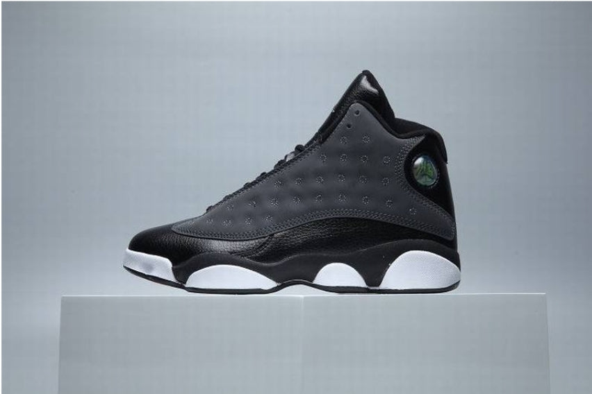 Les baskets Air Jordan 13 offrent un style emblématique et une performance exceptionnelle.
design distinctif .pas Cher. Moins cher.