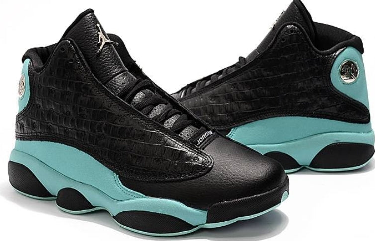 Les baskets Air Jordan 13 offrent un style emblématique et une performance exceptionnelle.
design distinctif .pas Cher. Moins cher.