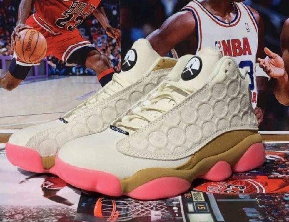 Les baskets Air Jordan 13 offrent un style emblématique et une performance exceptionnelle.
design distinctif .pas Cher. Moins cher.