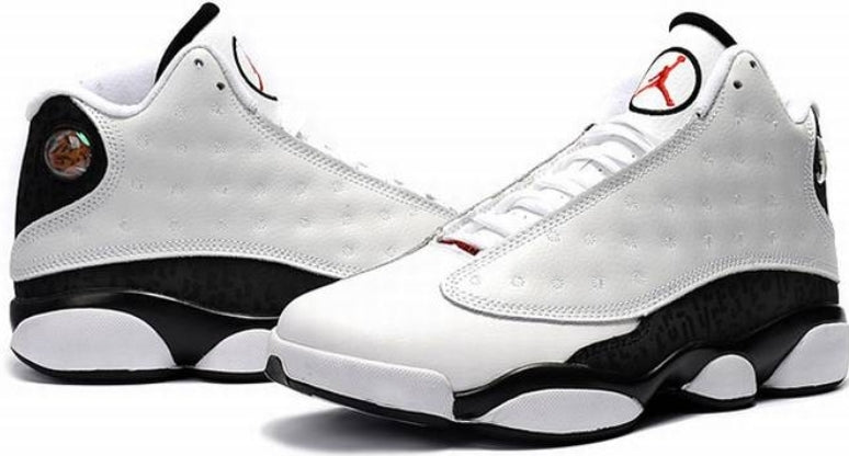 Les baskets Air Jordan 13 offrent un style emblématique et une performance exceptionnelle.
design distinctif .pas Cher. Moins cher.