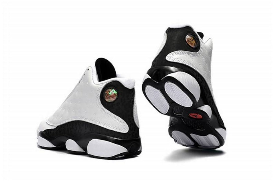 Les baskets Air Jordan 13 offrent un style emblématique et une performance exceptionnelle.
design distinctif .pas Cher. Moins cher.
