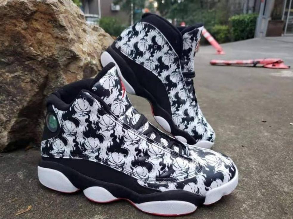 Les baskets Air Jordan 13 offrent un style emblématique et une performance exceptionnelle.
design distinctif .pas Cher. Moins cher.