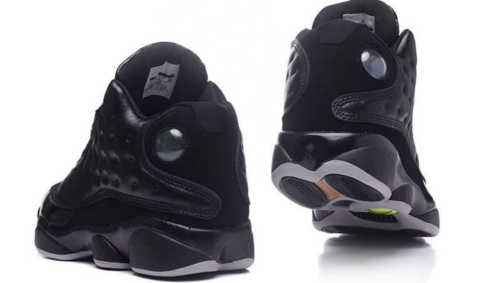 Les baskets Air Jordan 13 offrent un style emblématique et une performance exceptionnelle.
design distinctif .pas Cher. Moins cher.