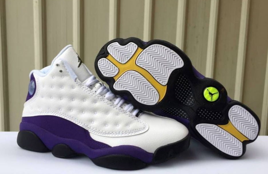 Les baskets Air Jordan 13 offrent un style emblématique et une performance exceptionnelle.
design distinctif .pas Cher. Moins cher.