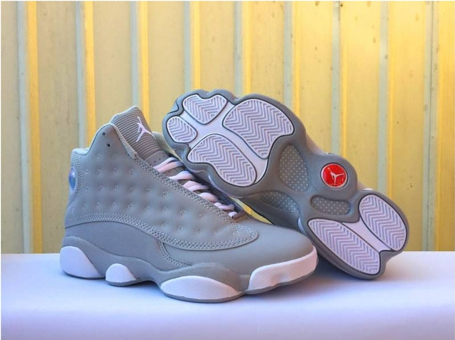 Les baskets Air Jordan 13 offrent un style emblématique et une performance exceptionnelle.
design distinctif .pas Cher. Moins cher.