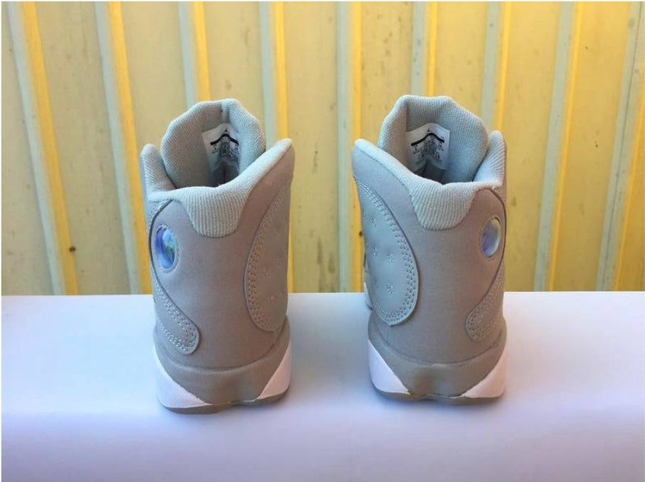 Les baskets Air Jordan 13 offrent un style emblématique et une performance exceptionnelle.
design distinctif .pas Cher. Moins cher.