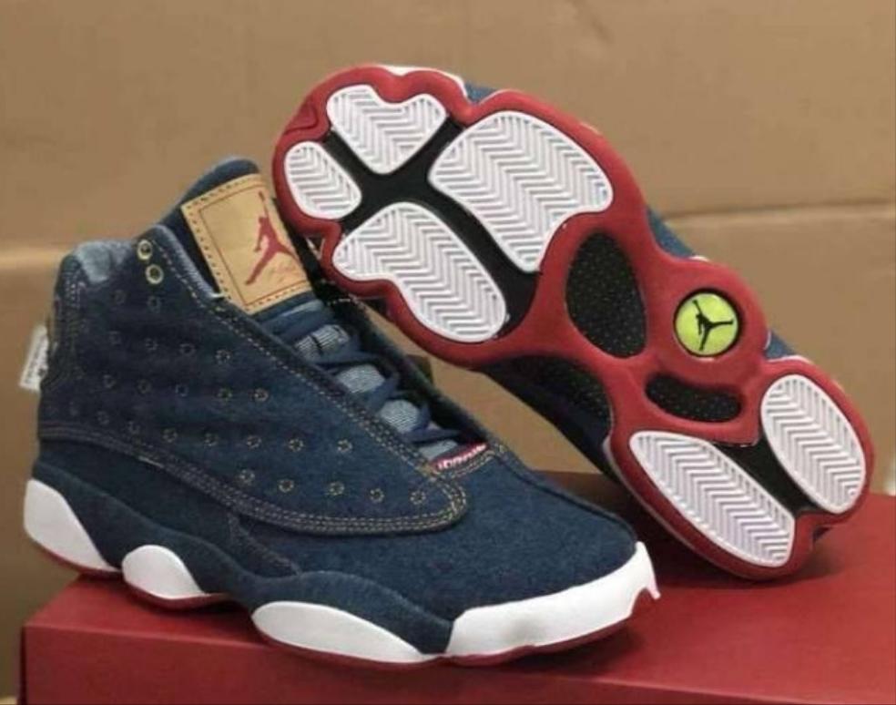 Les baskets Air Jordan 13 offrent un style emblématique et une performance exceptionnelle.
design distinctif .pas Cher. Moins cher.