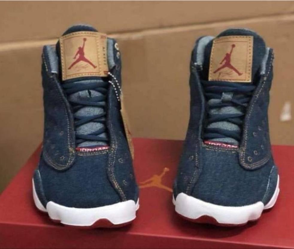 Les baskets Air Jordan 13 offrent un style emblématique et une performance exceptionnelle.
design distinctif .pas Cher. Moins cher.