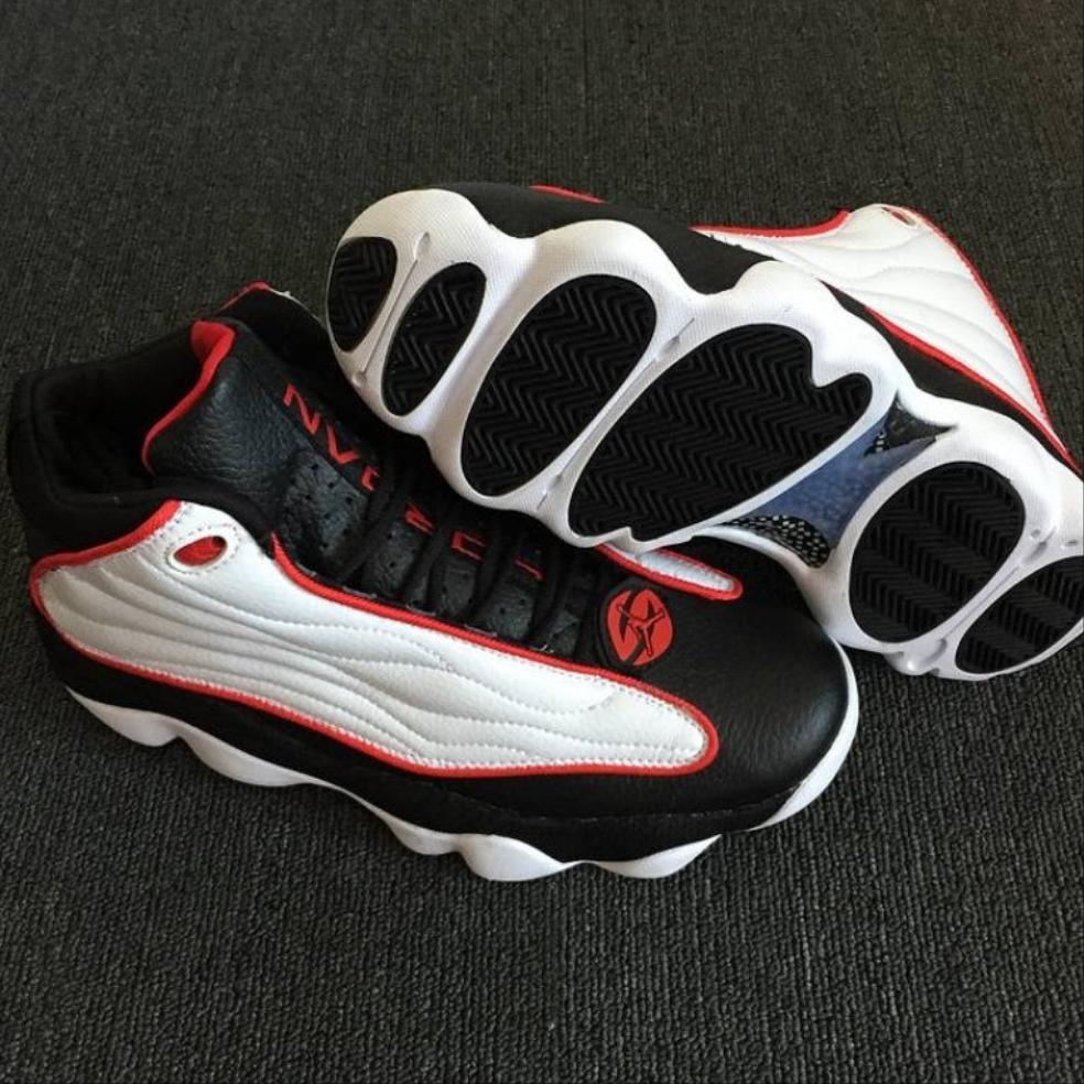 Les baskets Air Jordan 13 offrent un style emblématique et une performance exceptionnelle.
design distinctif .pas Cher. Moins cher.