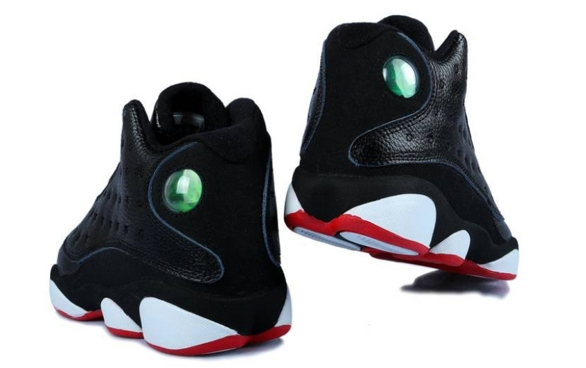 Les baskets Air Jordan 13 offrent un style emblématique et une performance exceptionnelle.
design distinctif .pas Cher. Moins cher.