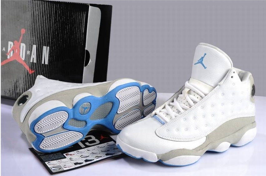 Les baskets Air Jordan 13 offrent un style emblématique et une performance exceptionnelle.
design distinctif .pas Cher. Moins cher.