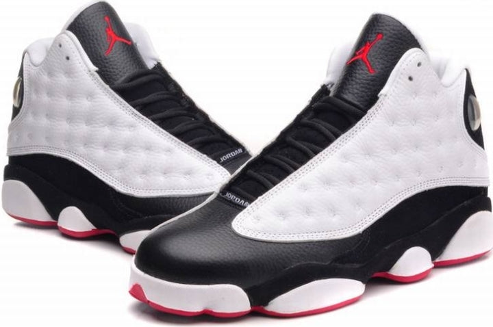 Les baskets Air Jordan 13 offrent un style emblématique et une performance exceptionnelle.
 design distinctif .pas Cher. Moins cher.