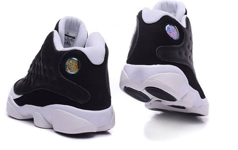 Les baskets Air Jordan 13 offrent un style emblématique et une performance exceptionnelle.
design distinctif .pas Cher. Moins cher.