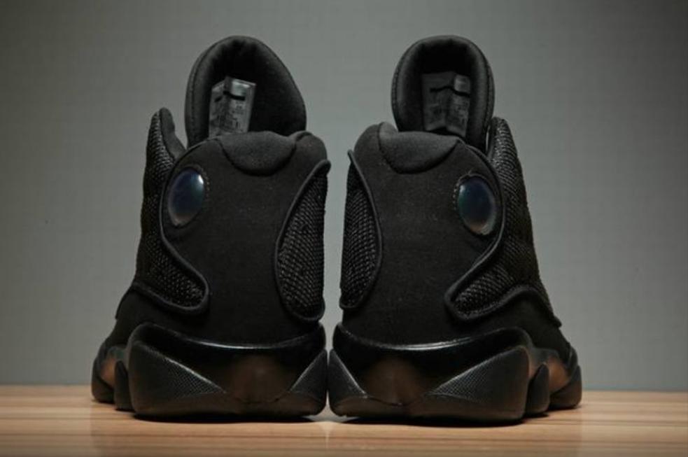 Les baskets Air Jordan 13 offrent un style emblématique et une performance exceptionnelle.
design distinctif .pas Cher. Moins cher.