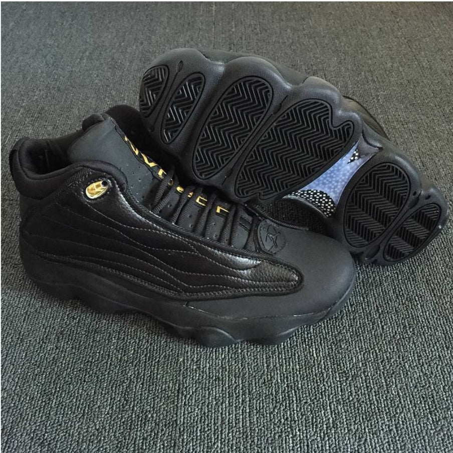 Les baskets Air Jordan 13 offrent un style emblématique et une performance exceptionnelle.
design distinctif .pas Cher. Moins cher.