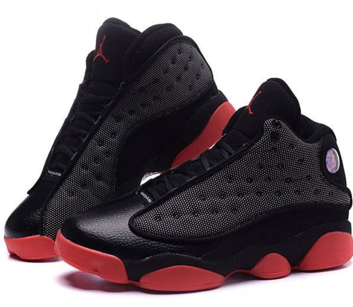Les baskets Air Jordan 13 offrent un style emblématique et une performance exceptionnelle.
design distinctif .pas Cher. Moins cher.