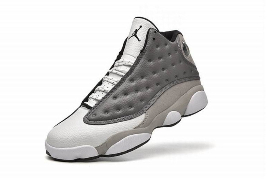 Les baskets Air Jordan 13 offrent un style emblématique et une performance exceptionnelle.
design distinctif .pas Cher. Moins cher.