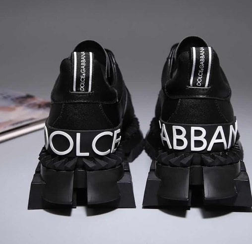 les chaussures Dolce & Gabbana Femme sont un témoignage de l'engagement de Dolce & Gabbana à combiner style et sophistication.