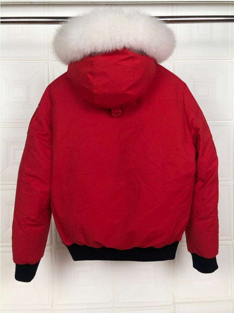 Les doudounes Moose Knuckles allient élégance et performance pour offrir une protection optimale contre le froid. Leur design sophistiqué.pas cher. Le moins cher.