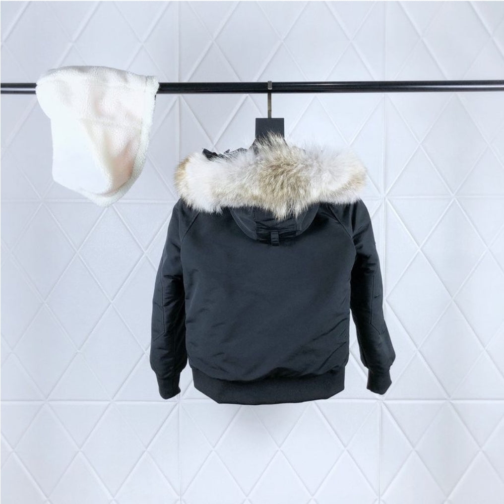 Les doudounes Canada Goose allient élégance et chaleur pour offrir une protection optimale contre le froid. Leur design sophistiqué et leurs matériaux de haute qualité. Pas cher. Le moins cher.