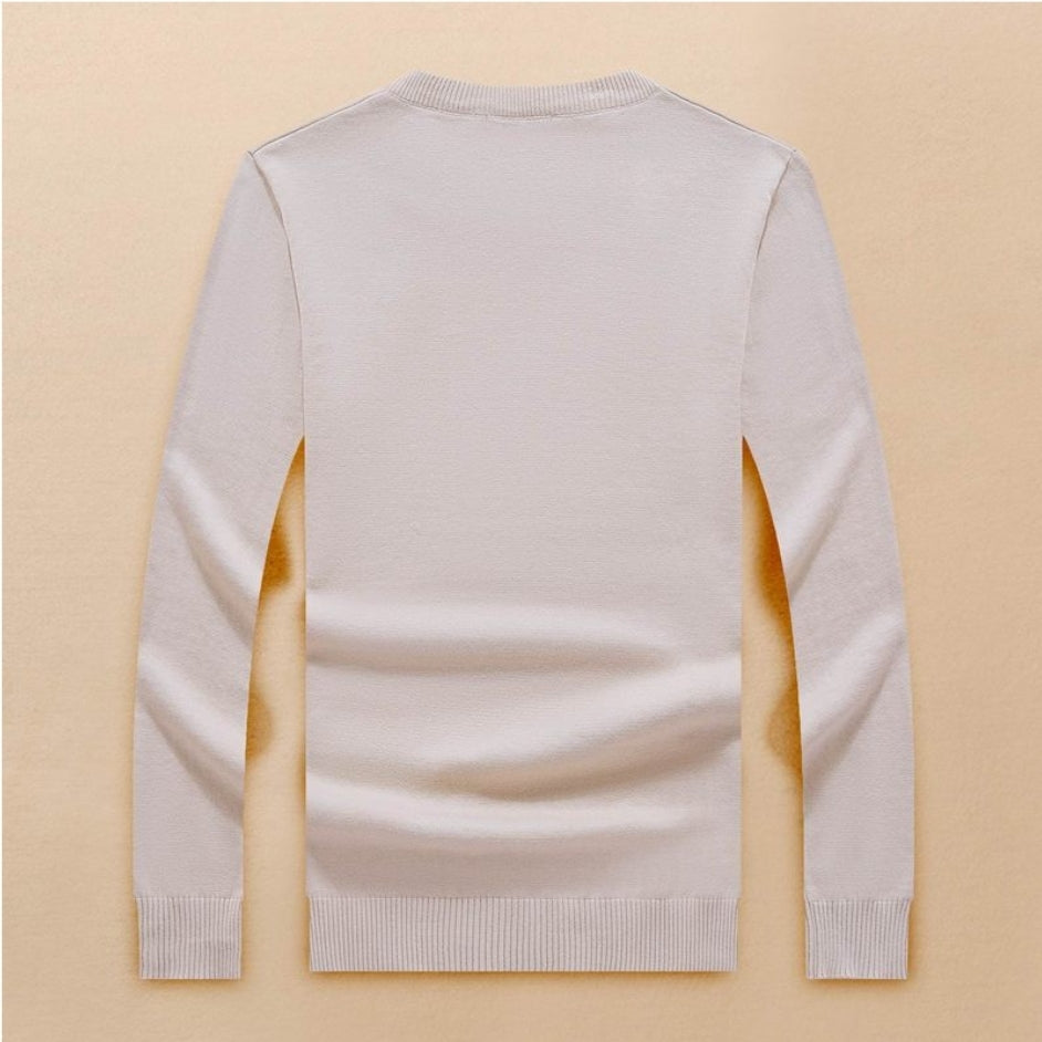 Les pulls Armani allient élégance et confort. Leur design raffiné et leurs matériaux de haute qualité en font un choix incontournable pour les amateurs.pas cher le moins cher.