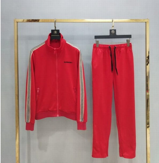 Les ensembles survêtement Burberry combinent performance et style. Leur design sophistiqué. Pas cher.le moins cher.