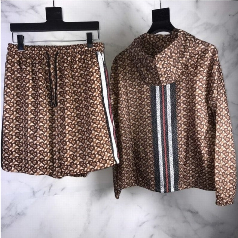 Les ensembles survêtement Burberry combinent performance et style. Leur design sophistiqué. Pas cher.le moins cher.