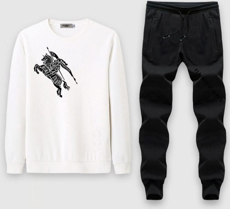 Les ensembles survêtement Burberry combinent performance et style. Leur design sophistiqué. Pas cher.le moins cher.