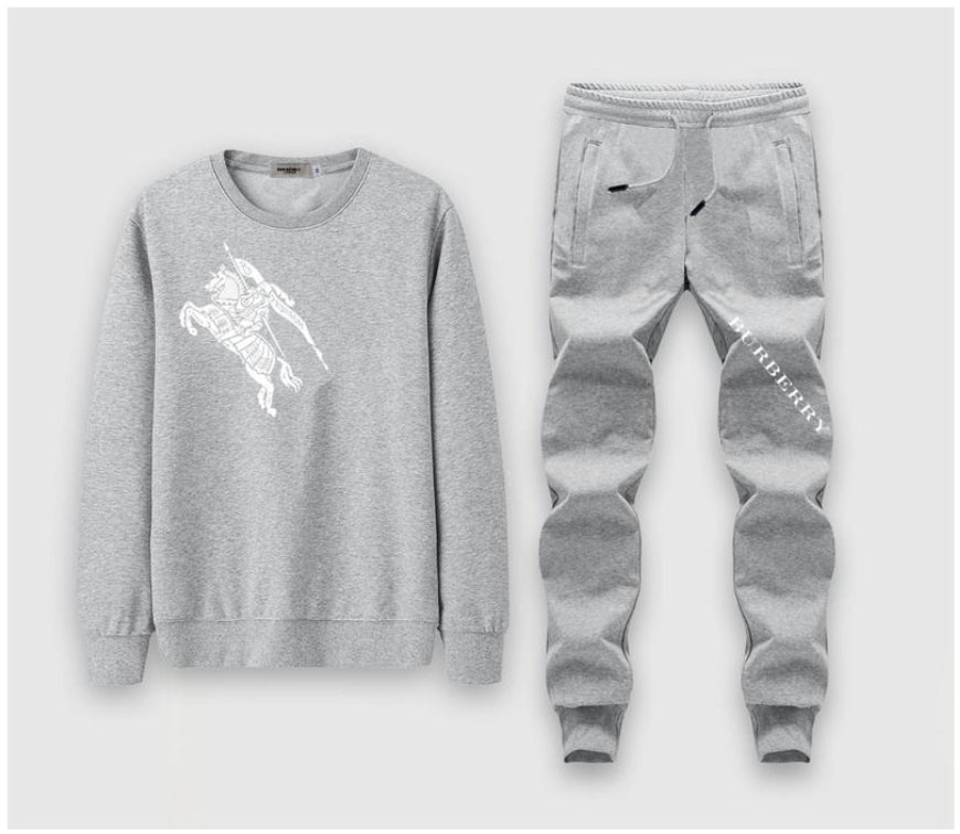 Les ensembles survêtement Burberry combinent performance et style. Leur design sophistiqué. Pas cher.le moins cher.