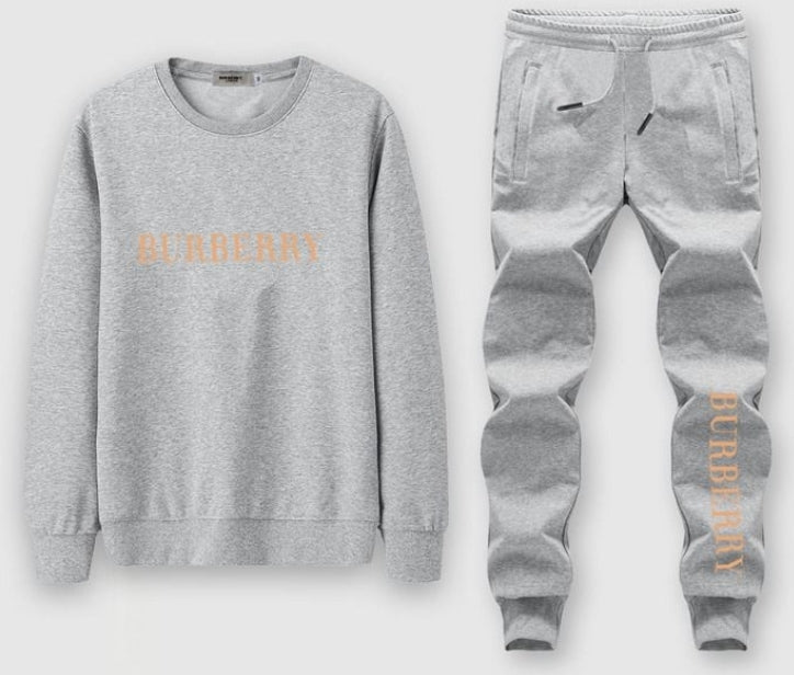 Les ensembles survêtement Burberry combinent performance et style. Leur design sophistiqué. Pas cher.le moins cher.