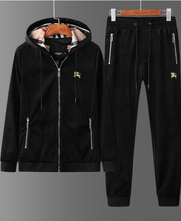 Les ensembles survêtement Burberry combinent performance et style. Leur design sophistiqué. Pas cher.le moins cher.