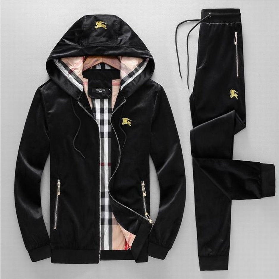 Les ensembles survêtement Burberry combinent performance et style. Leur design sophistiqué. Pas cher.le moins cher.