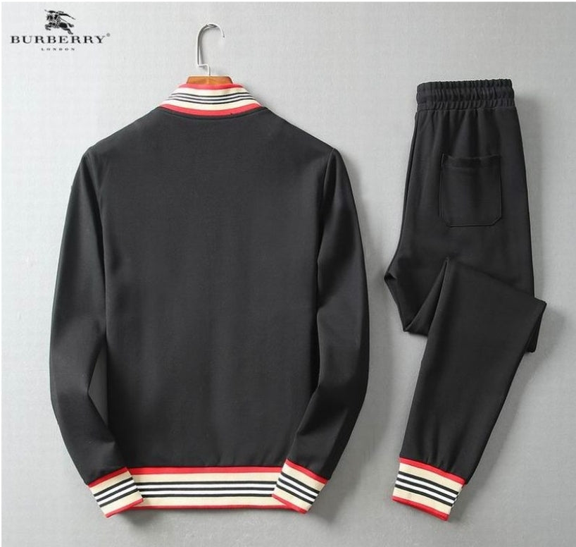 Les ensembles survêtement Burberry combinent performance et style. Leur design sophistiqué. Pas cher.le moins cher.